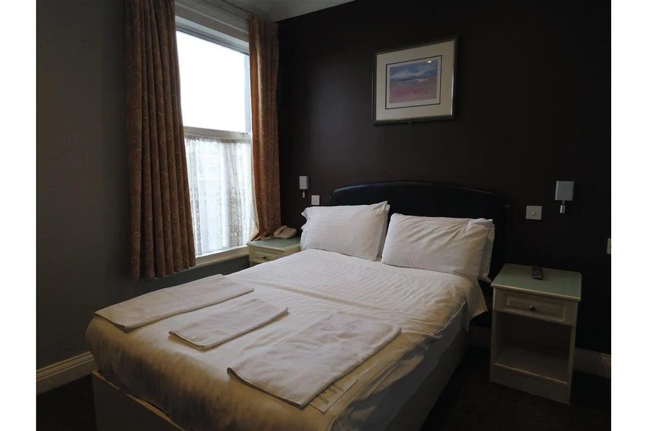 Oyo Bostons Manor Hotel, Hanwell London Greenford  Greenford (Greater London)