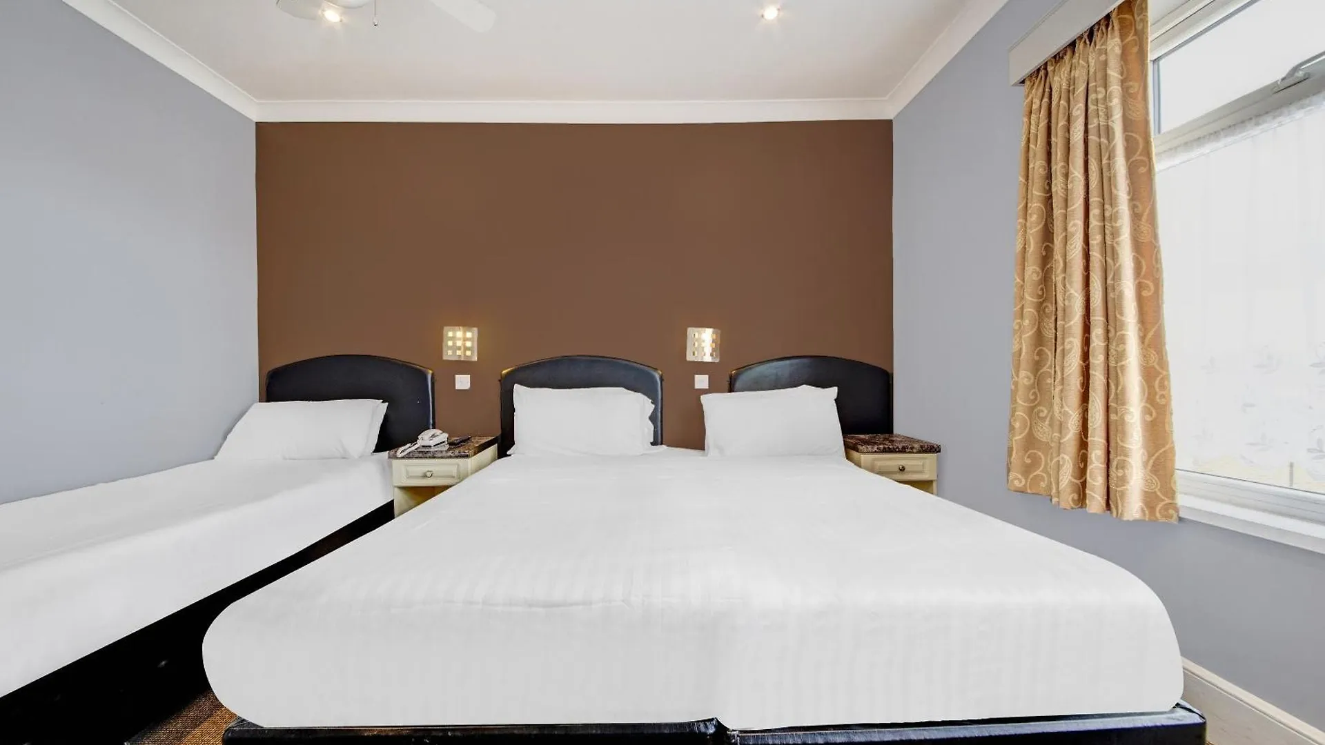 Oyo Bostons Manor Hotel, Hanwell London Greenford  Hotel Greenford (Greater London)