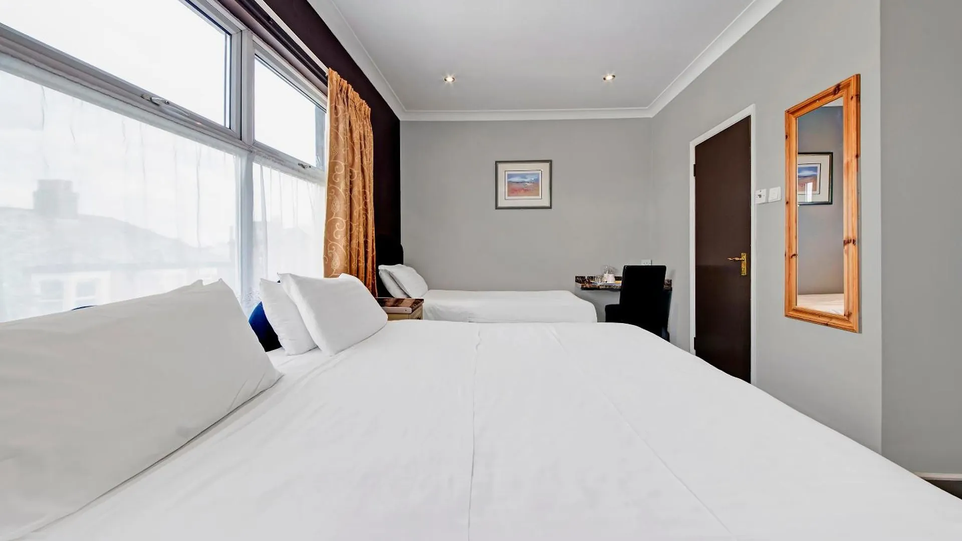 Hotel Oyo Bostons Manor Hotel, Hanwell London Greenford