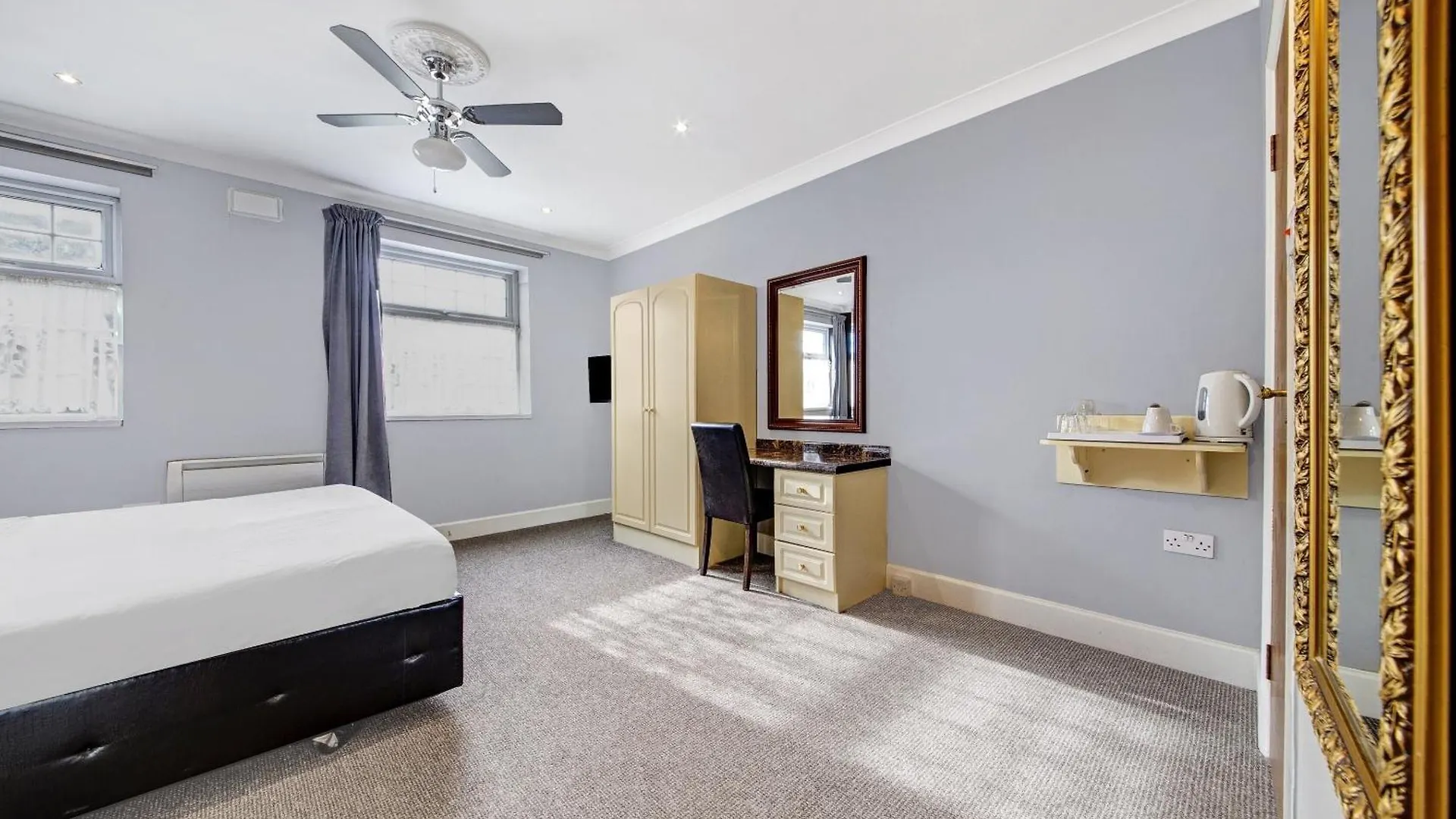 Oyo Bostons Manor Hotel, Hanwell London Greenford