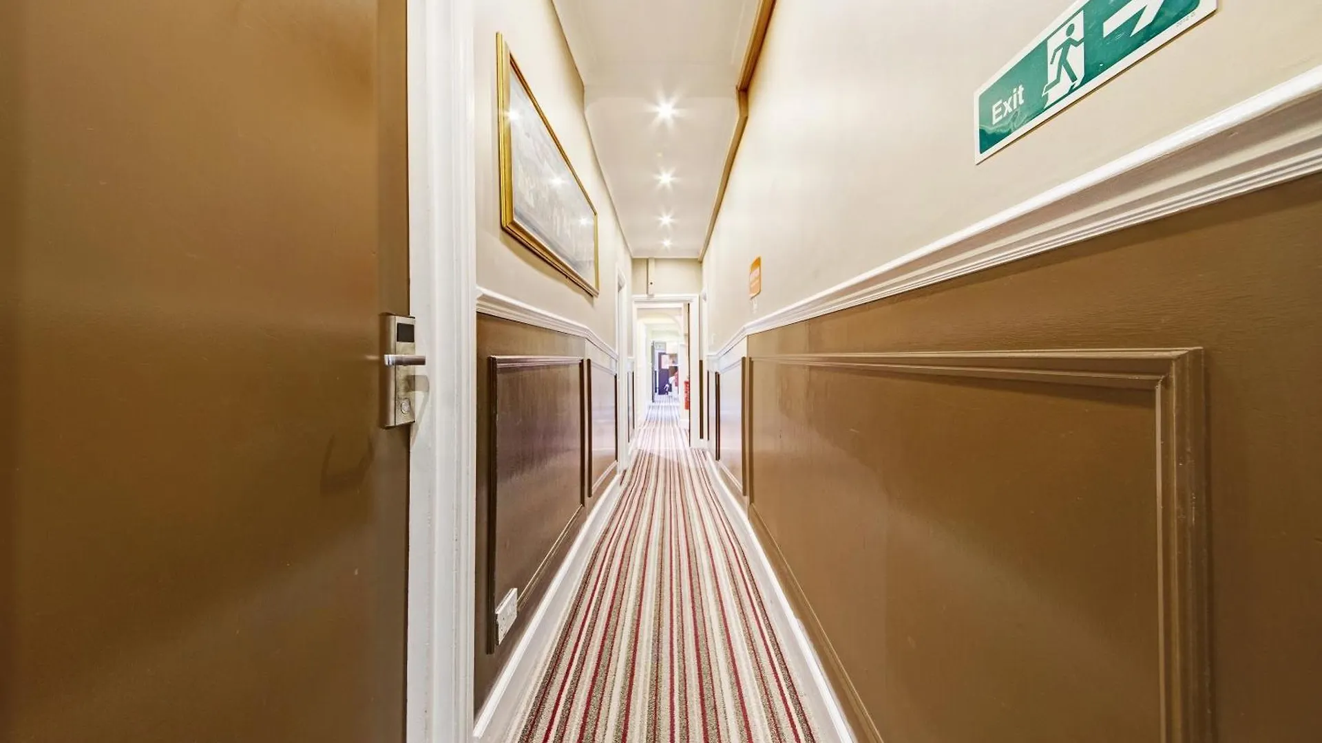 *** Hotel Oyo Bostons Manor Hotel, Hanwell London Greenford  United Kingdom