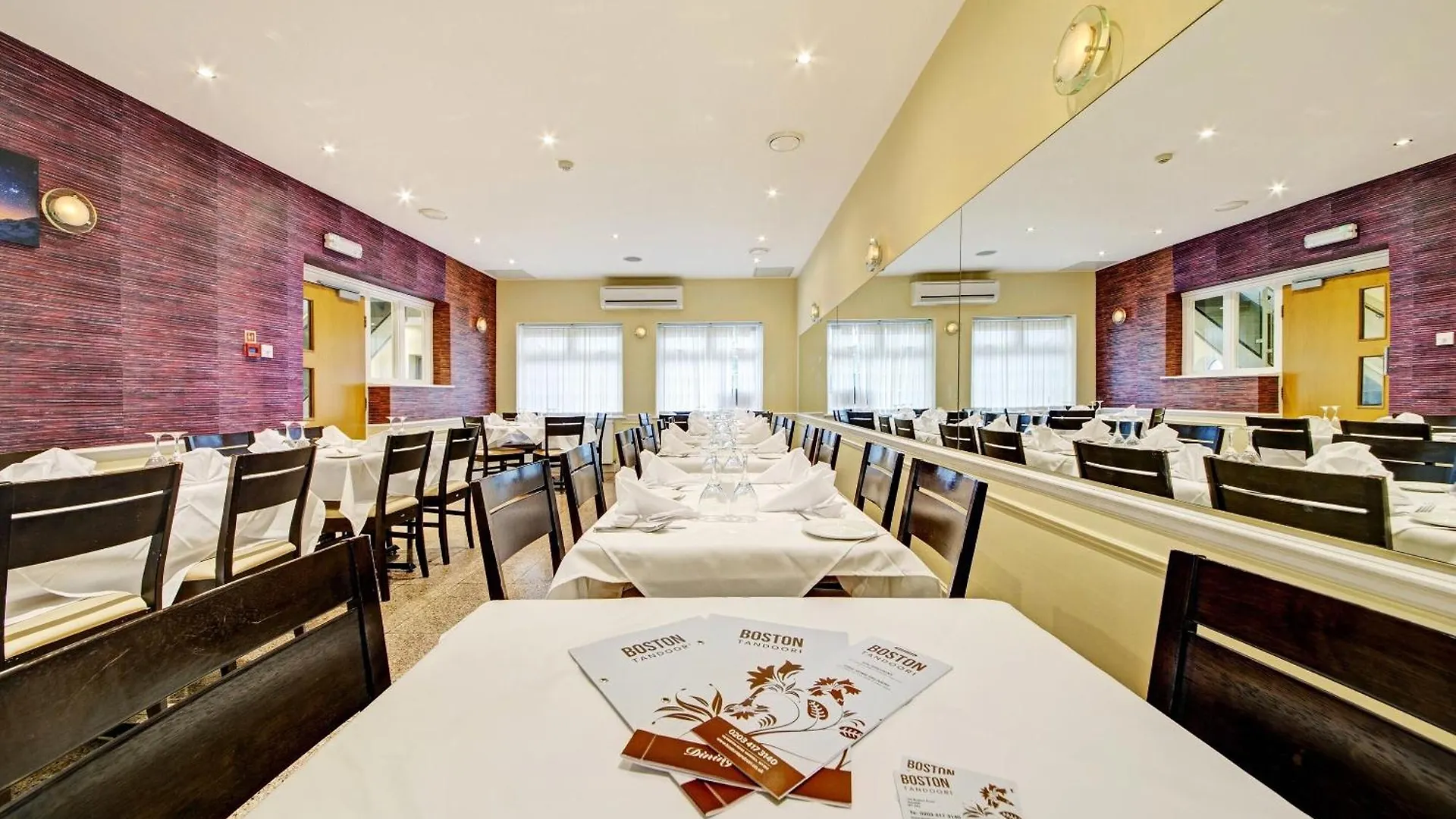 *** Hotel Oyo Bostons Manor Hotel, Hanwell London Greenford  United Kingdom